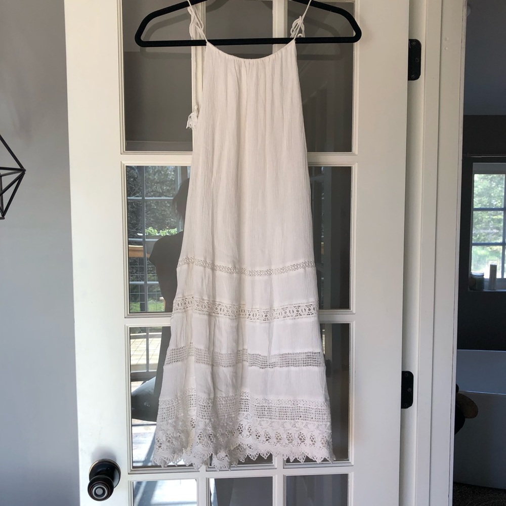 Alice + Olivia lace shift dress